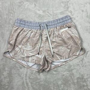 Vuori Clementine 2.0 Short 2.5" In Salt Pink Rainforest